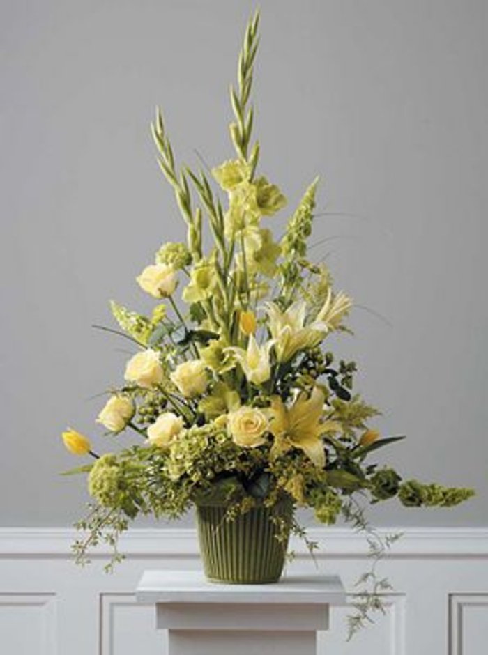 Mache In Yellow